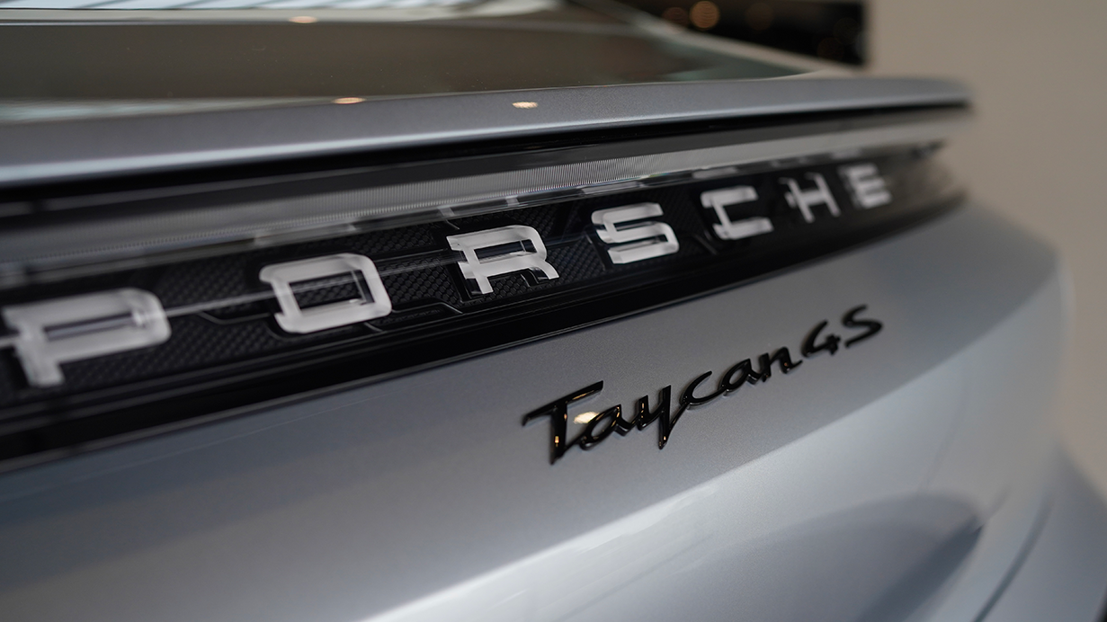 Features tabs image 02